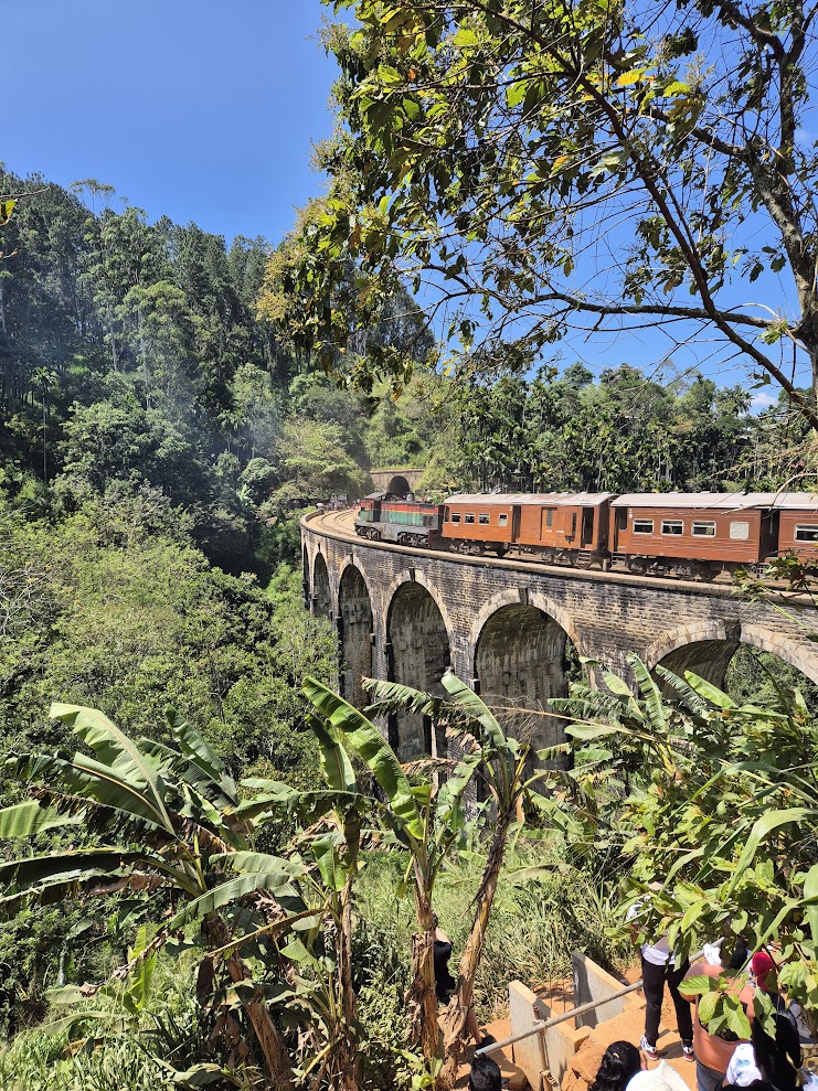 Nine Arches Bridge i Ella